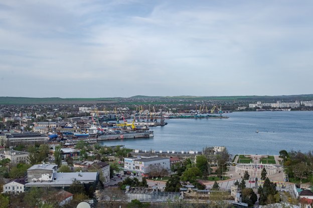 Ukraine tấn c&ocirc;ng bằng m&aacute;y bay kh&ocirc;ng người l&aacute;i g&acirc;y mất điện diện rộng tại Crimea- Ảnh 1.