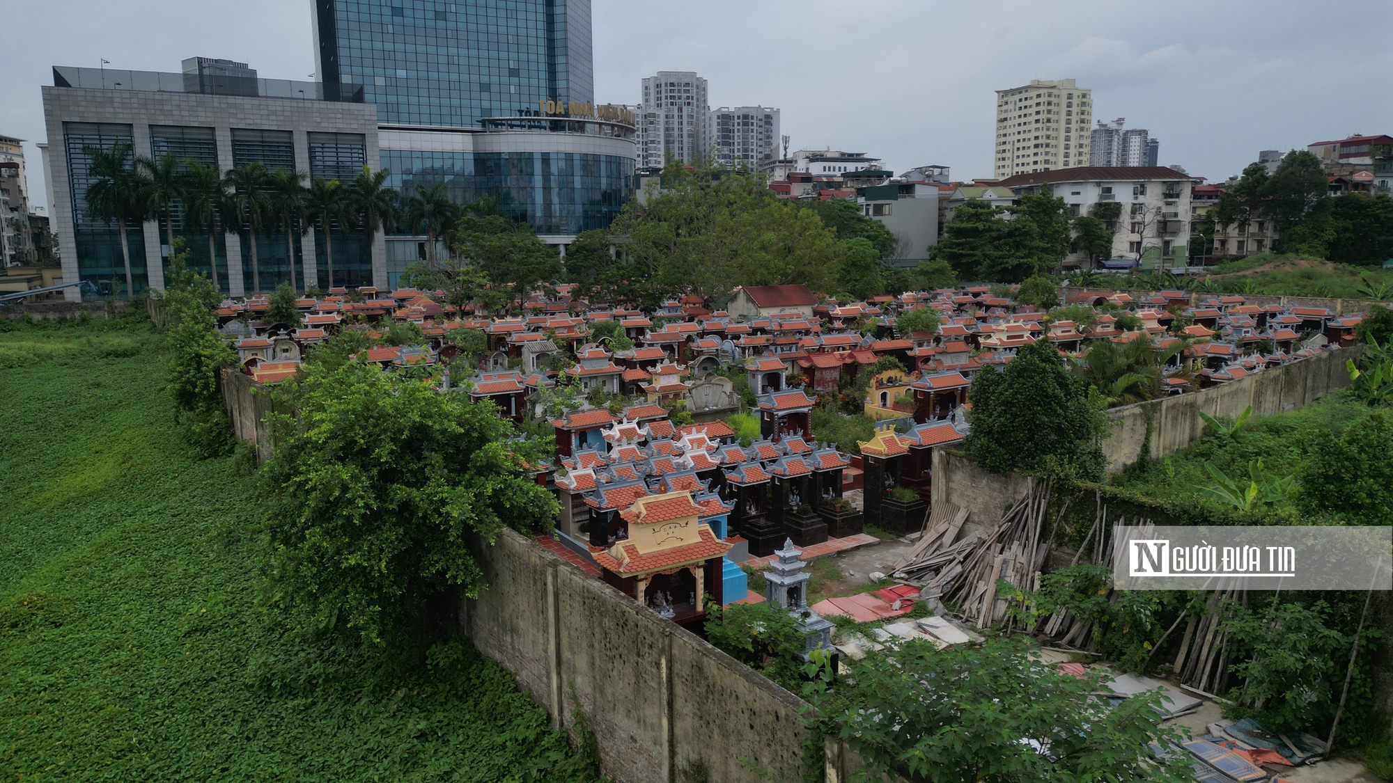 Hơn thập kỷ bỏ hoang cỏ dại phủ kín công viên điều hòa khu đô thị Tây Nam Hà Nội - Ảnh 7.