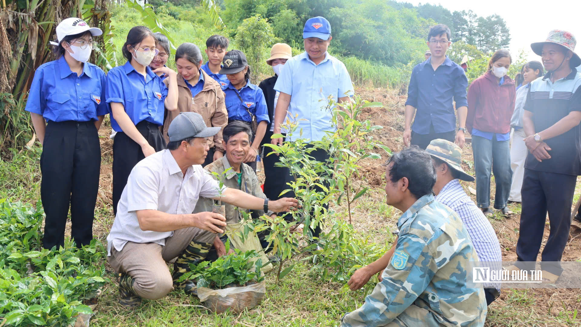 Một năm vận h&agrave;nh ch&iacute;nh quyền hai cấp: Sự chuyển m&igrave;nh mạnh mẽ ở x&atilde; v&ugrave;ng cao Quảng Ng&atilde;i - Ảnh 4.