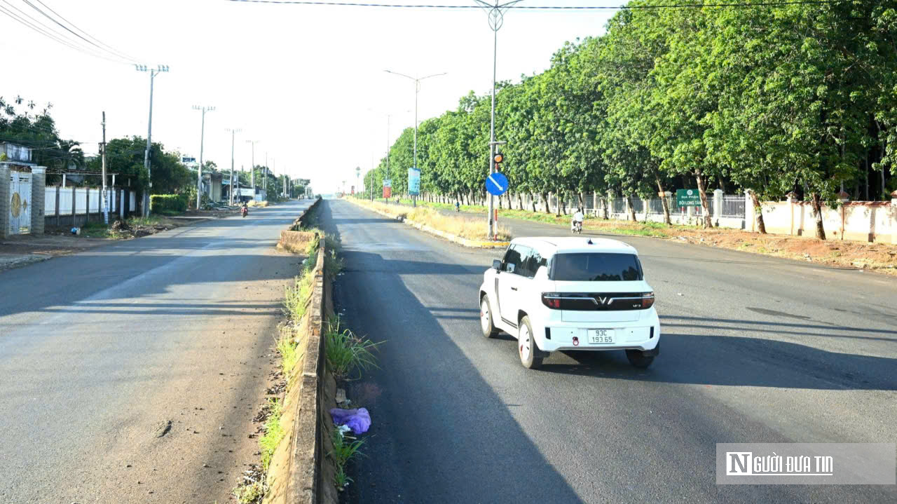 Tuyến đường "độc lạ" nhiều bất cập, tiềm ẩn nguy cơ mất an to&agrave;n giao th&ocirc;ng ở Đồng Nai - Ảnh 2.