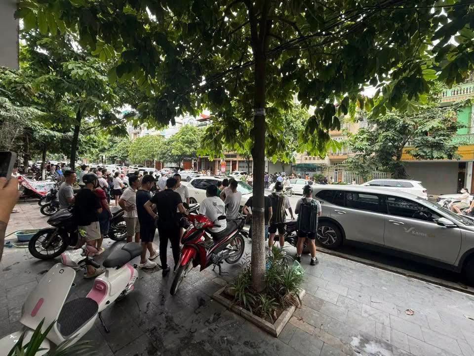 Nổ súng bắn chết người đàn ông, nghi phạm lái xe rời hiện trường rồi tự vẫn- Ảnh 1.
