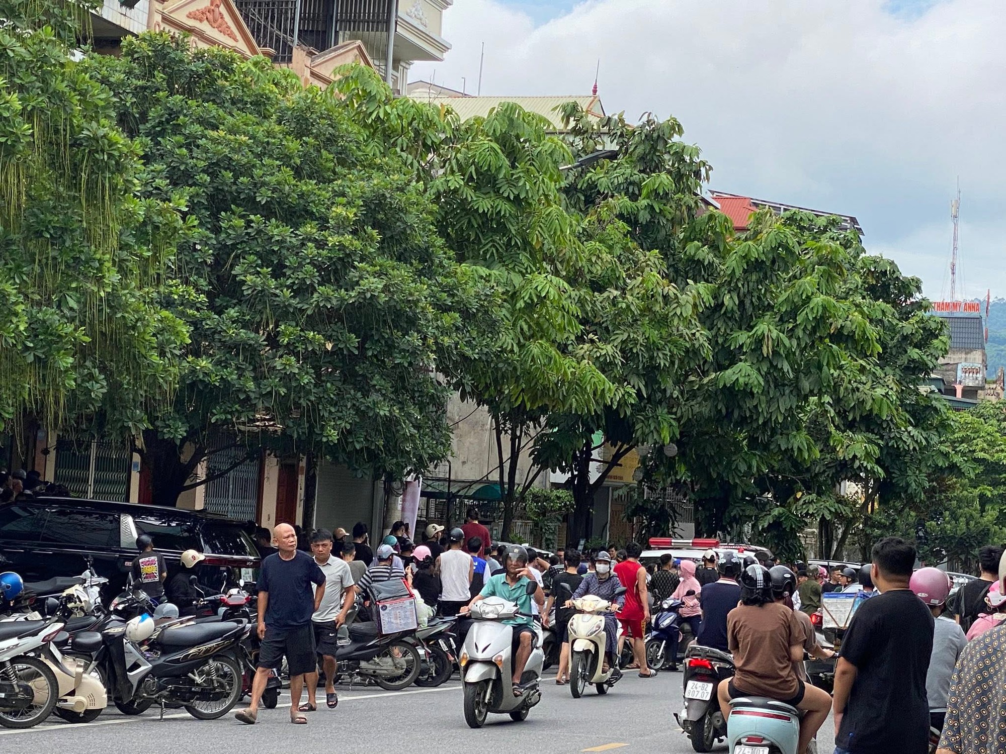 Nổ súng bắn chết người đàn ông, nghi phạm lái xe rời hiện trường rồi tự vẫn- Ảnh 3.