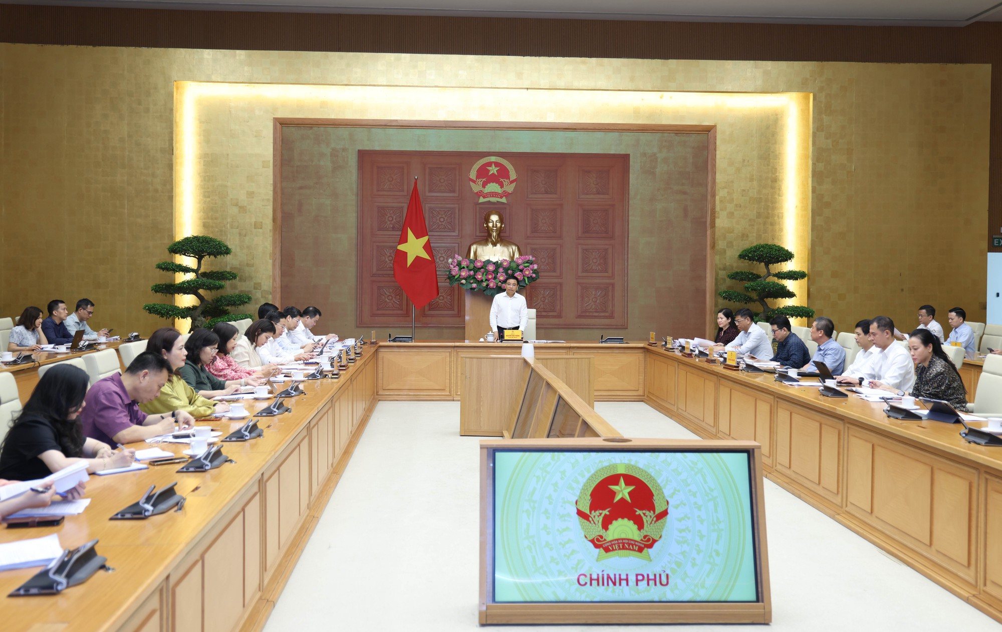 Phó Thủ tướng: Cảnh báo sớm các yếu tố gây áp lực lạm phát - Ảnh 2.