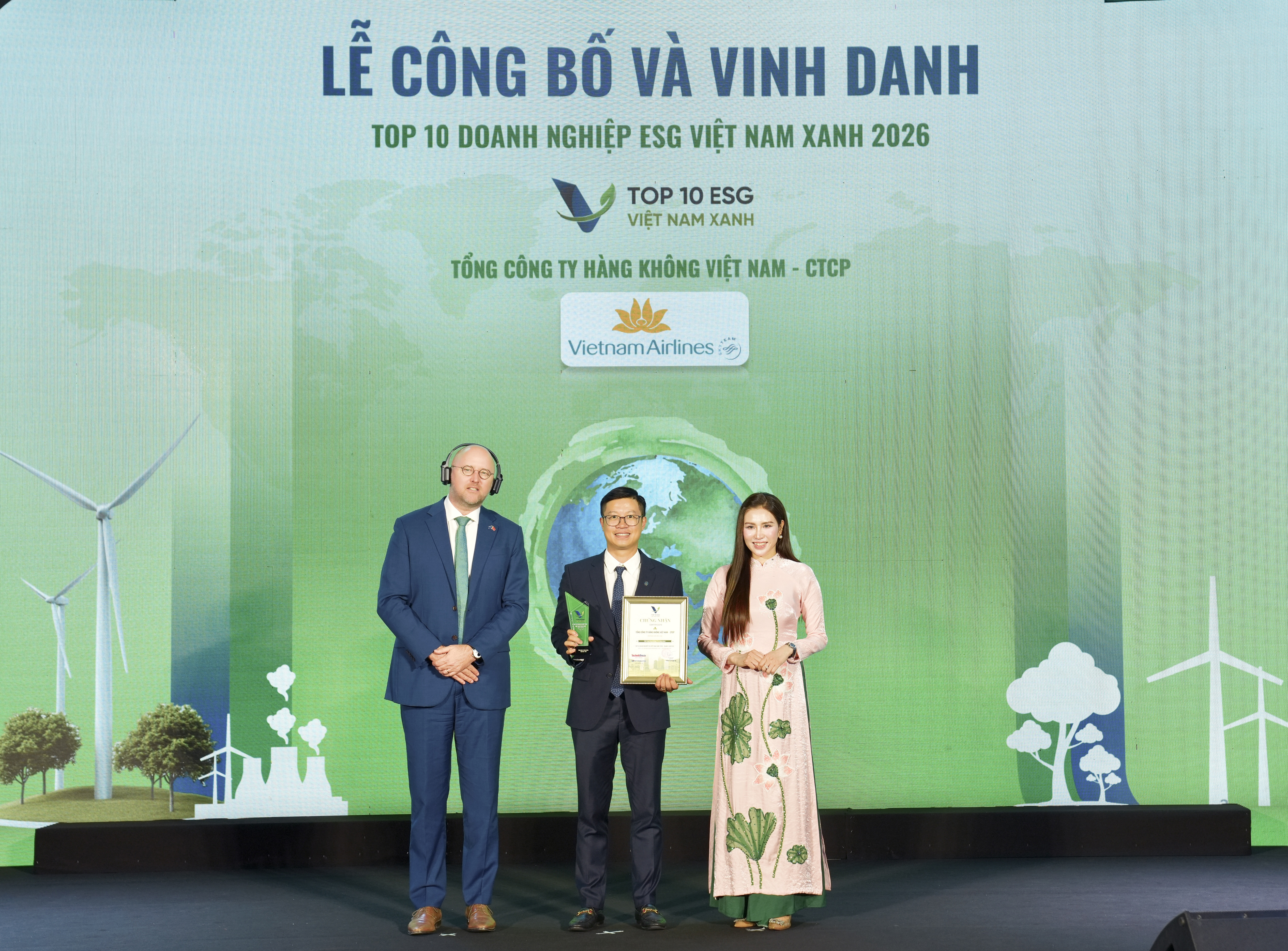 Vietnam Airlines hai năm liên tiếp vào Top 10 Doanh nghiệp ESG Việt Nam Xanh - Ảnh 1.