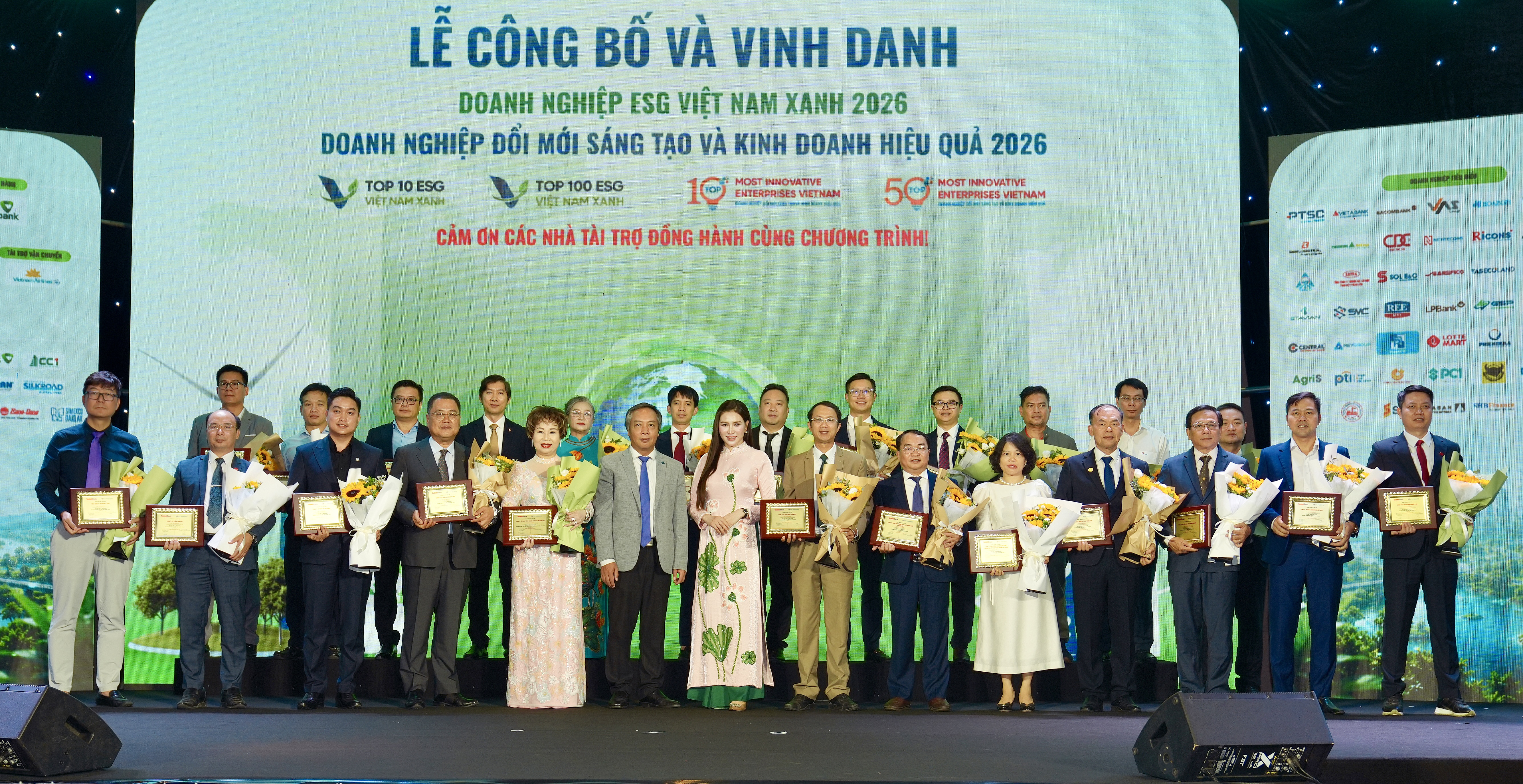 Vietnam Airlines hai năm liên tiếp vào Top 10 Doanh nghiệp ESG Việt Nam Xanh - Ảnh 3.