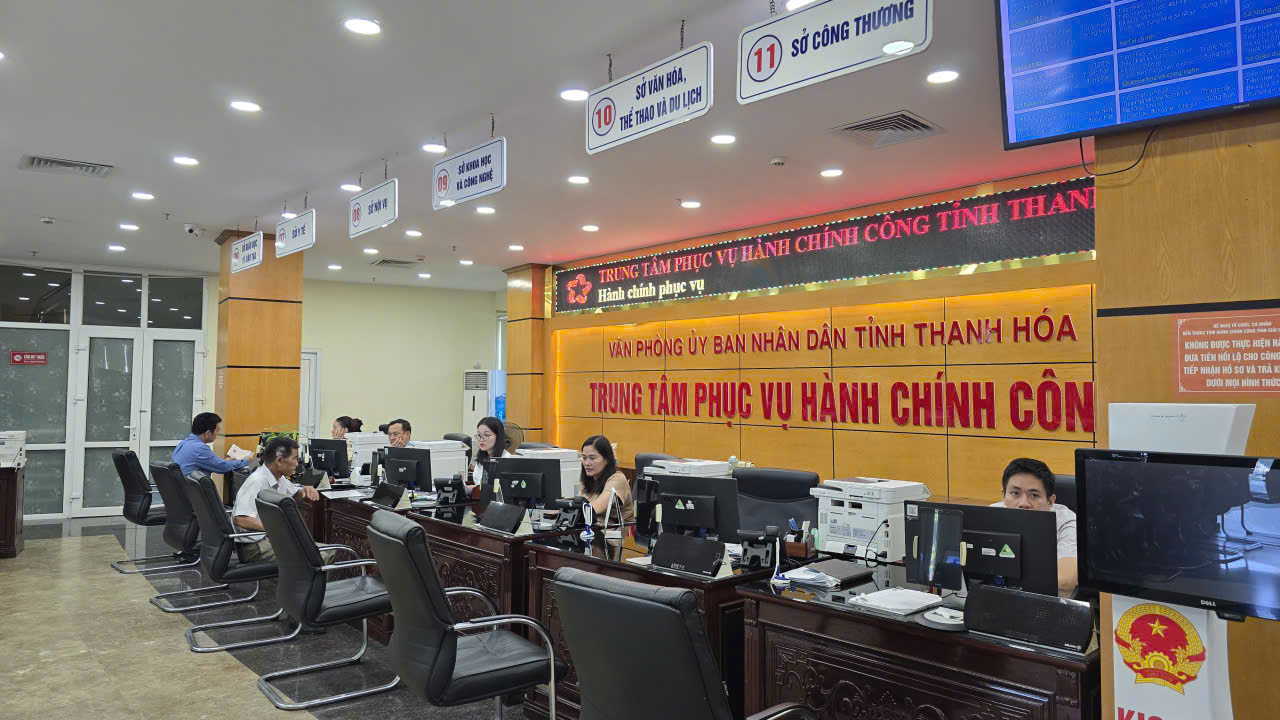 Một năm vận h&agrave;nh ch&iacute;nh quyền địa phương 2 cấp &ndash; B&agrave;i 2: H&agrave;i l&ograve;ng với tinh thần "v&igrave; d&acirc;n phục vụ" - Ảnh 4.
