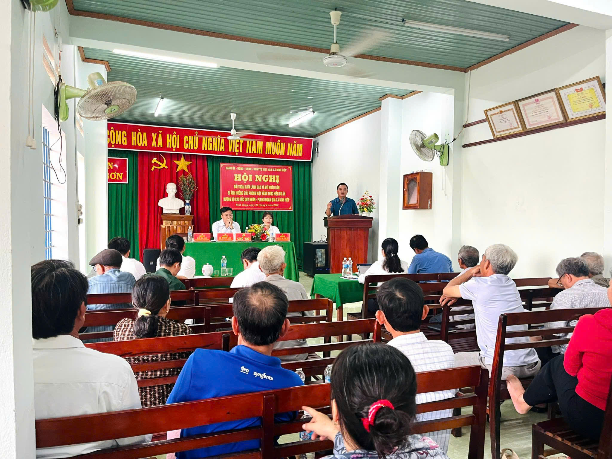 Một năm vận h&agrave;nh ch&iacute;nh quyền địa phương 2 cấp &ndash; B&agrave;i 2: H&agrave;i l&ograve;ng với tinh thần "v&igrave; d&acirc;n phục vụ" - Ảnh 6.