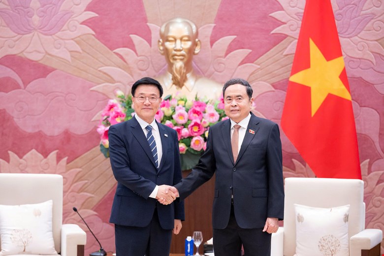 Chủ tịch Quốc hội Trần Thanh Mẫn tiếp Đoàn đại biểu Viện nghiên cứu kinh tế, Hàn Quốc - Ảnh 1.