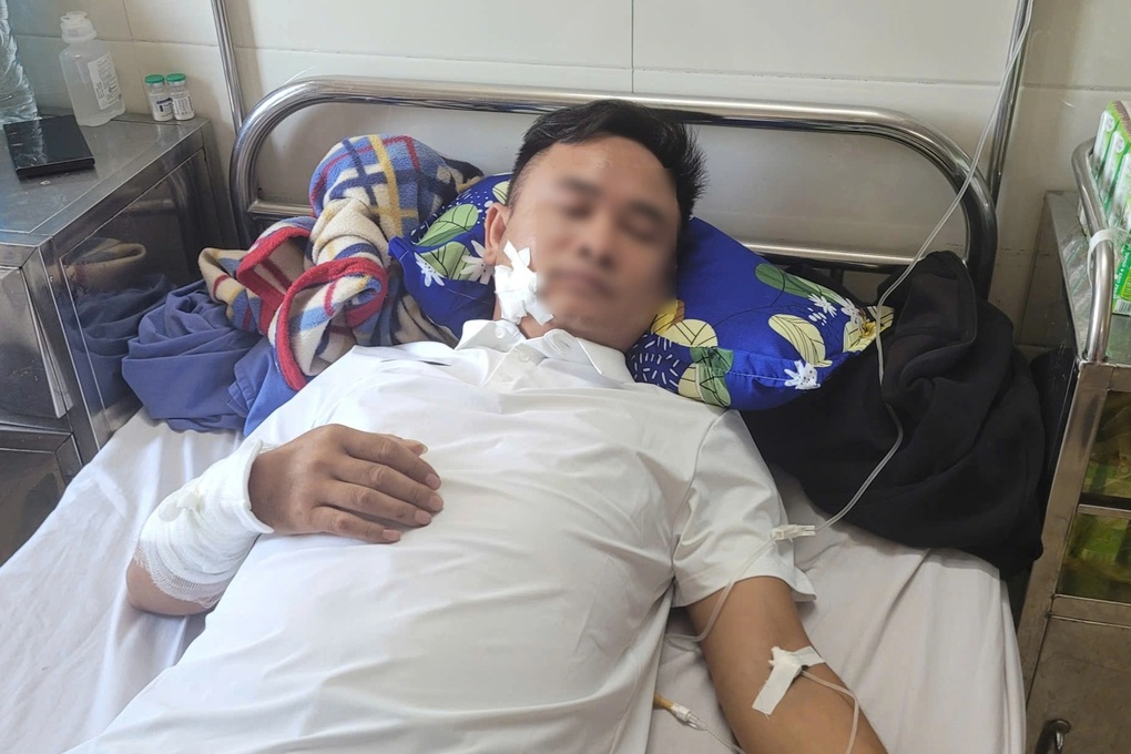 Điều tra vụ người đàn ông bị nhóm người đi ô tô nổ súng bắn trọng thương- Ảnh 1. Điều tra vụ người đàn ông bị nhóm người đi ô tô nổ súng bắn trọng thương- Ảnh 1.