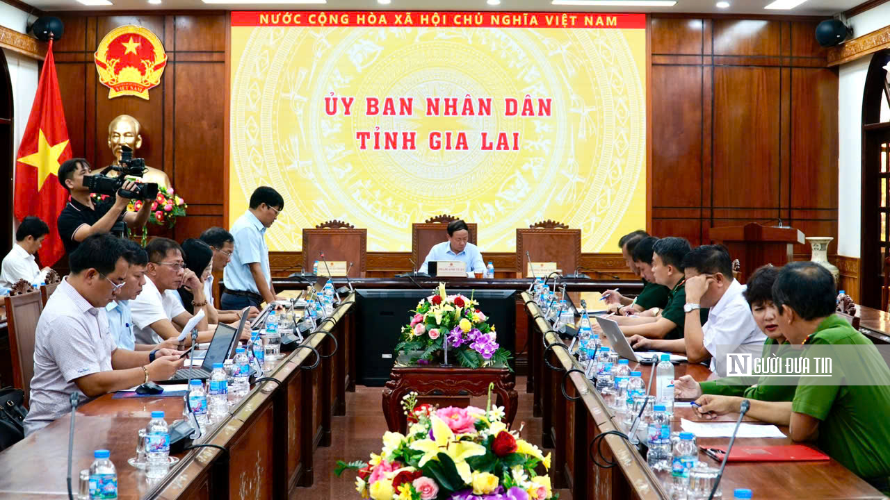 16 t&agrave;u c&aacute; bị ch&aacute;y rụi, Chủ tịch tỉnh chỉ đạo họp khẩn hỗ trợ ngư d&acirc;n- Ảnh 2.