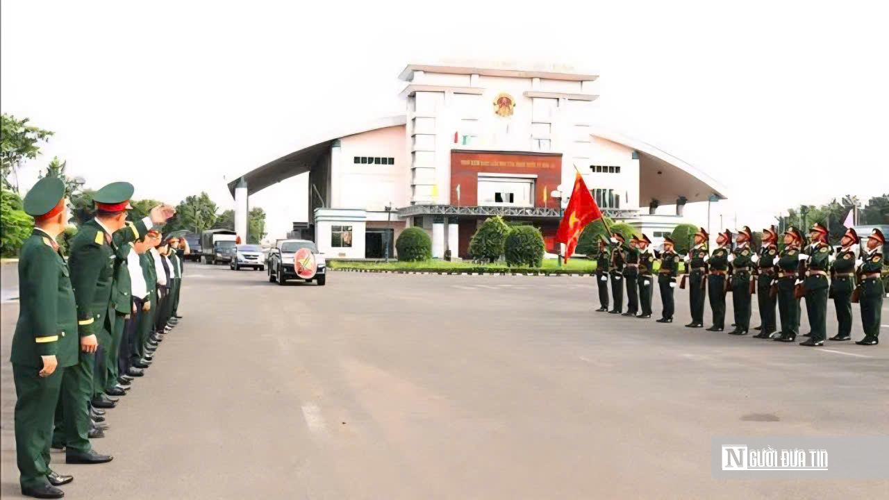 Lễ đ&oacute;n 62 h&agrave;i cốt liệt sĩ trở về đất mẹ sau 105 ng&agrave;y t&igrave;m kiếm tr&ecirc;n đất Campuchia - Ảnh 1.