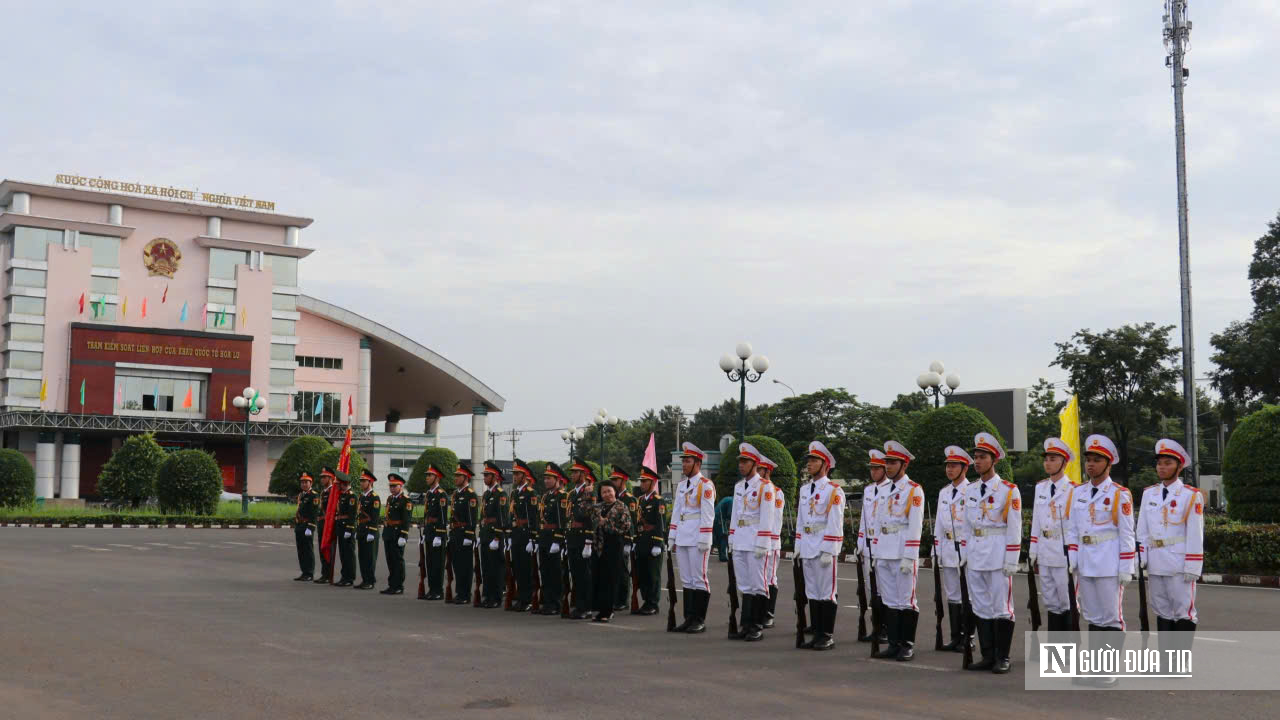Lễ đ&oacute;n 62 h&agrave;i cốt liệt sĩ trở về đất mẹ sau 105 ng&agrave;y t&igrave;m kiếm tr&ecirc;n đất Campuchia - Ảnh 4.