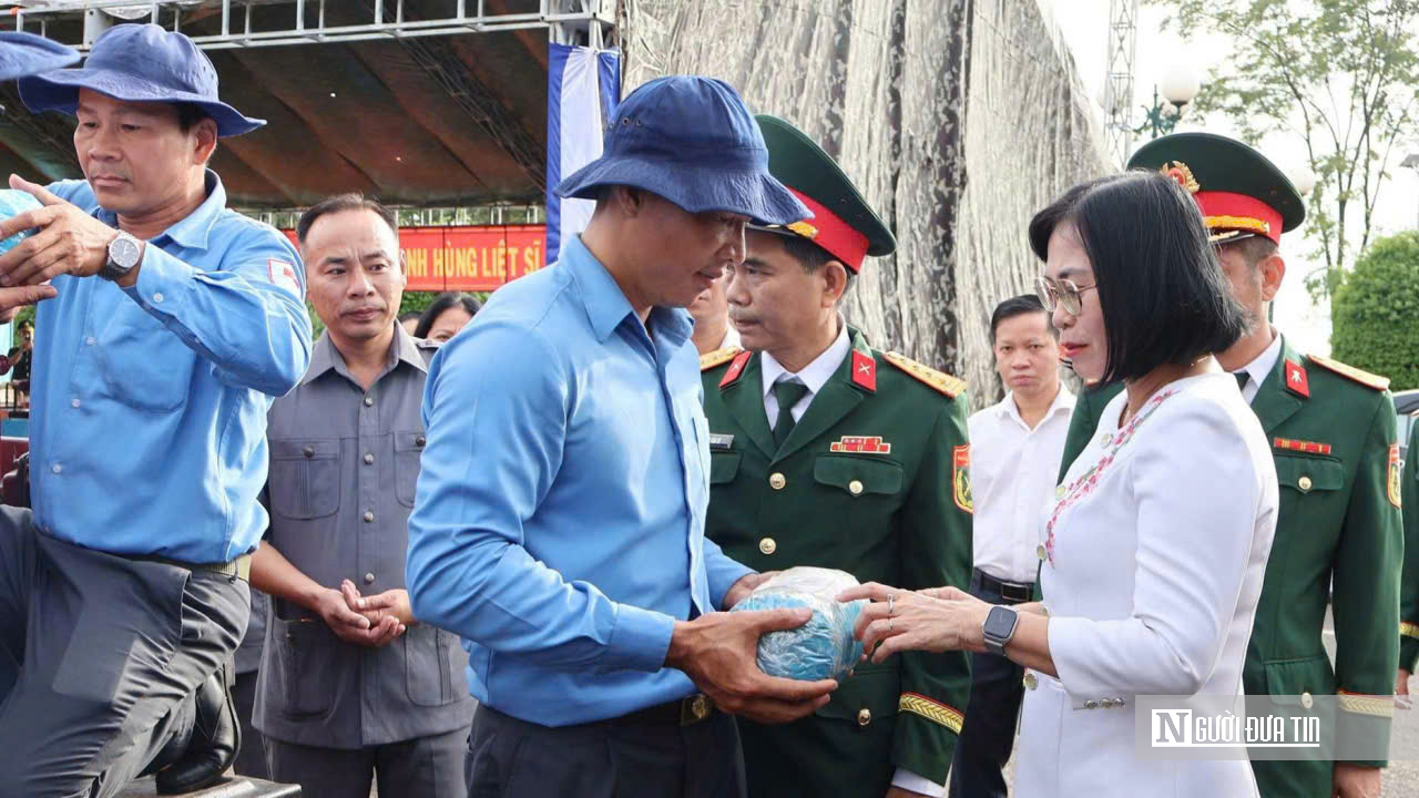 Lễ đ&oacute;n 62 h&agrave;i cốt liệt sĩ trở về đất mẹ sau 105 ng&agrave;y t&igrave;m kiếm tr&ecirc;n đất Campuchia - Ảnh 7.