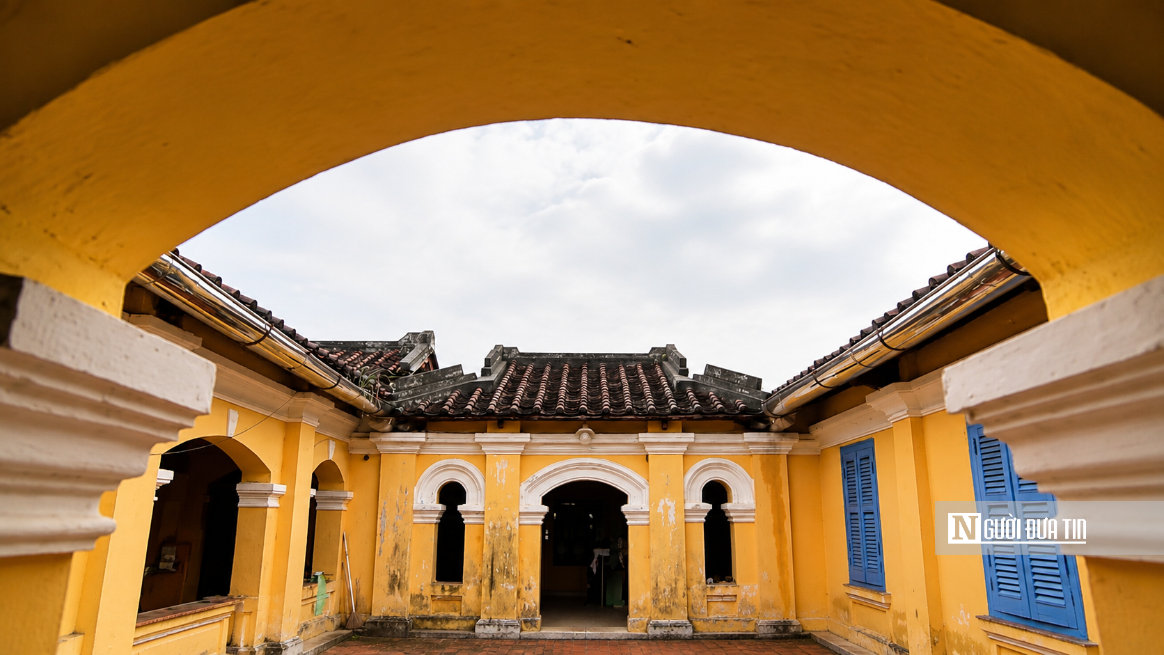Cận cảnh 