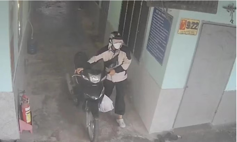 Vụ phát hiện bộ xương nam MC trong bụi rậm sau khi mất tích 19 ngày: Công an phát thông báo khẩn - Ảnh 2.