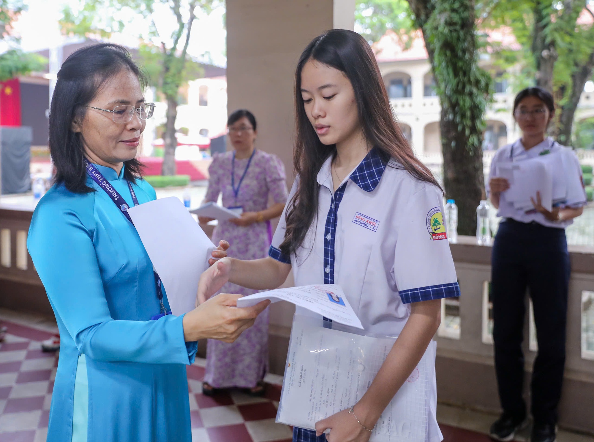 N&oacute;ng: TPHCM c&ocirc;ng bố điểm chuẩn lớp 10 c&ocirc;ng lập năm 2026 - Ảnh 1.
