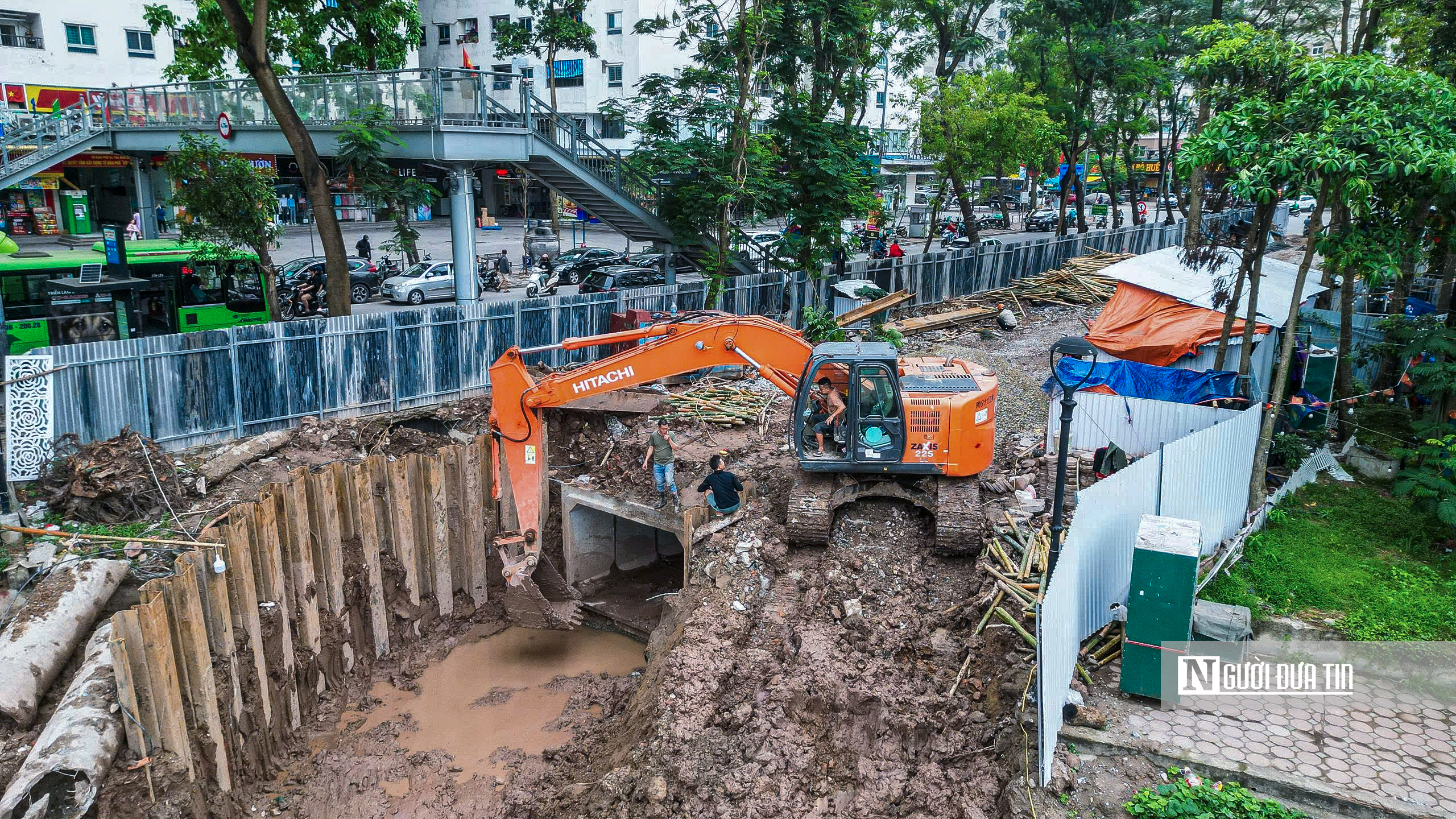 Cận cảnh c&aacute;c c&ocirc;ng vi&ecirc;n ở H&agrave; Nội đang được tu sửa, n&acirc;ng cấp - Ảnh 6.