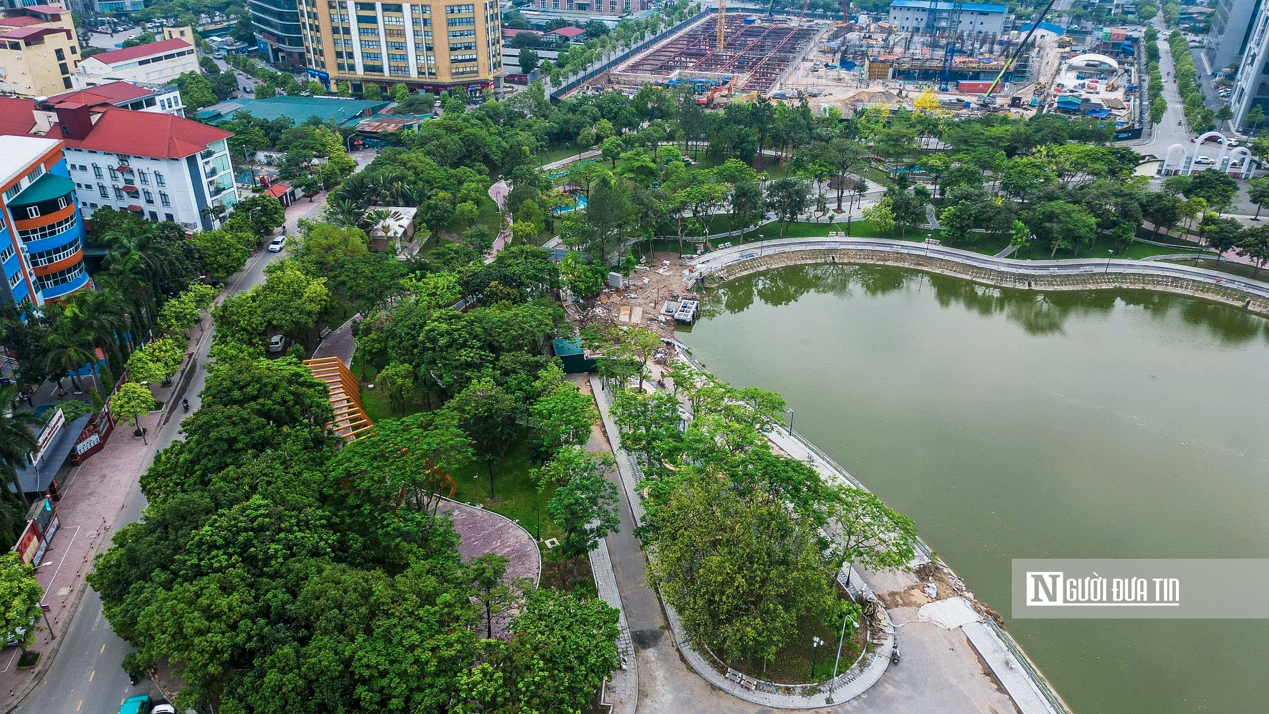 Cận cảnh c&aacute;c c&ocirc;ng vi&ecirc;n ở H&agrave; Nội đang được tu sửa, n&acirc;ng cấp - Ảnh 13.
