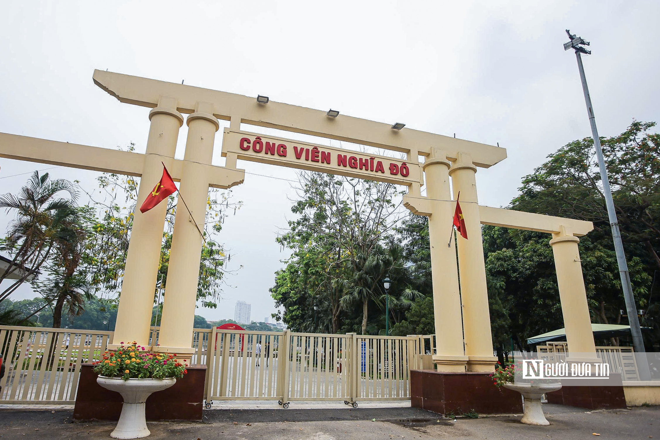 Cận cảnh c&aacute;c c&ocirc;ng vi&ecirc;n ở H&agrave; Nội đang được tu sửa, n&acirc;ng cấp - Ảnh 7.