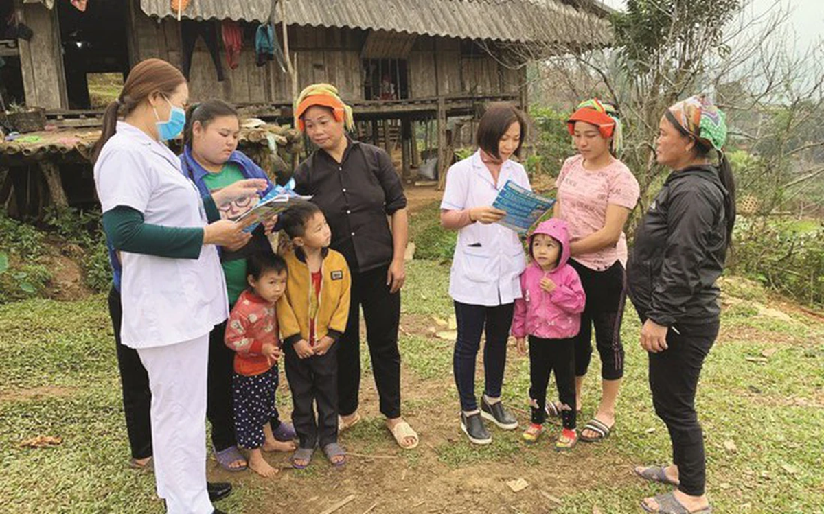 Mức hỗ trợ với nhân viên y tế thôn, tổ dân phố được điều chỉnh từ 15/7, không phải ai cũng biết - Ảnh 1.