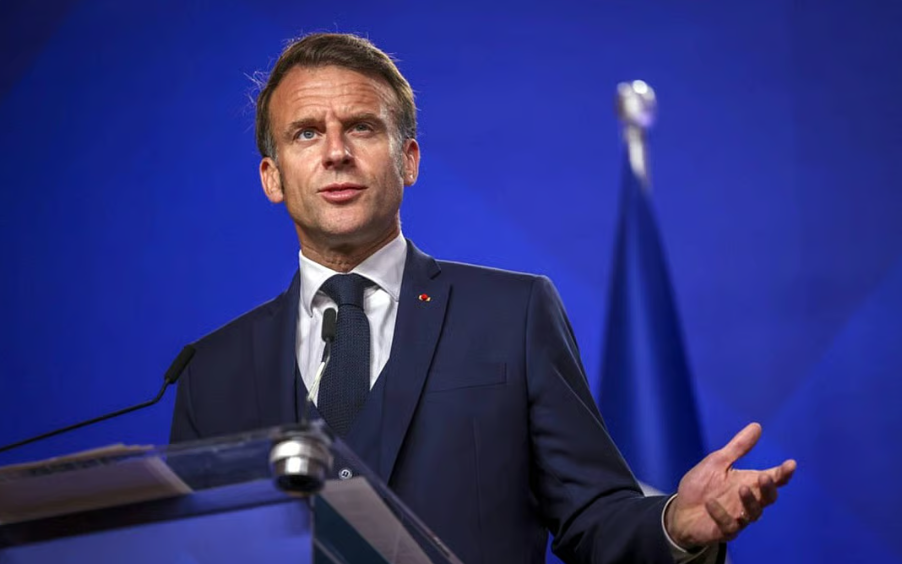Ông Macron lên tiếng về thư ngỏ ông Zelensky gửi ông Putin: Đã đến lúc nối lại đối thoại với Moscow - Ảnh 1.