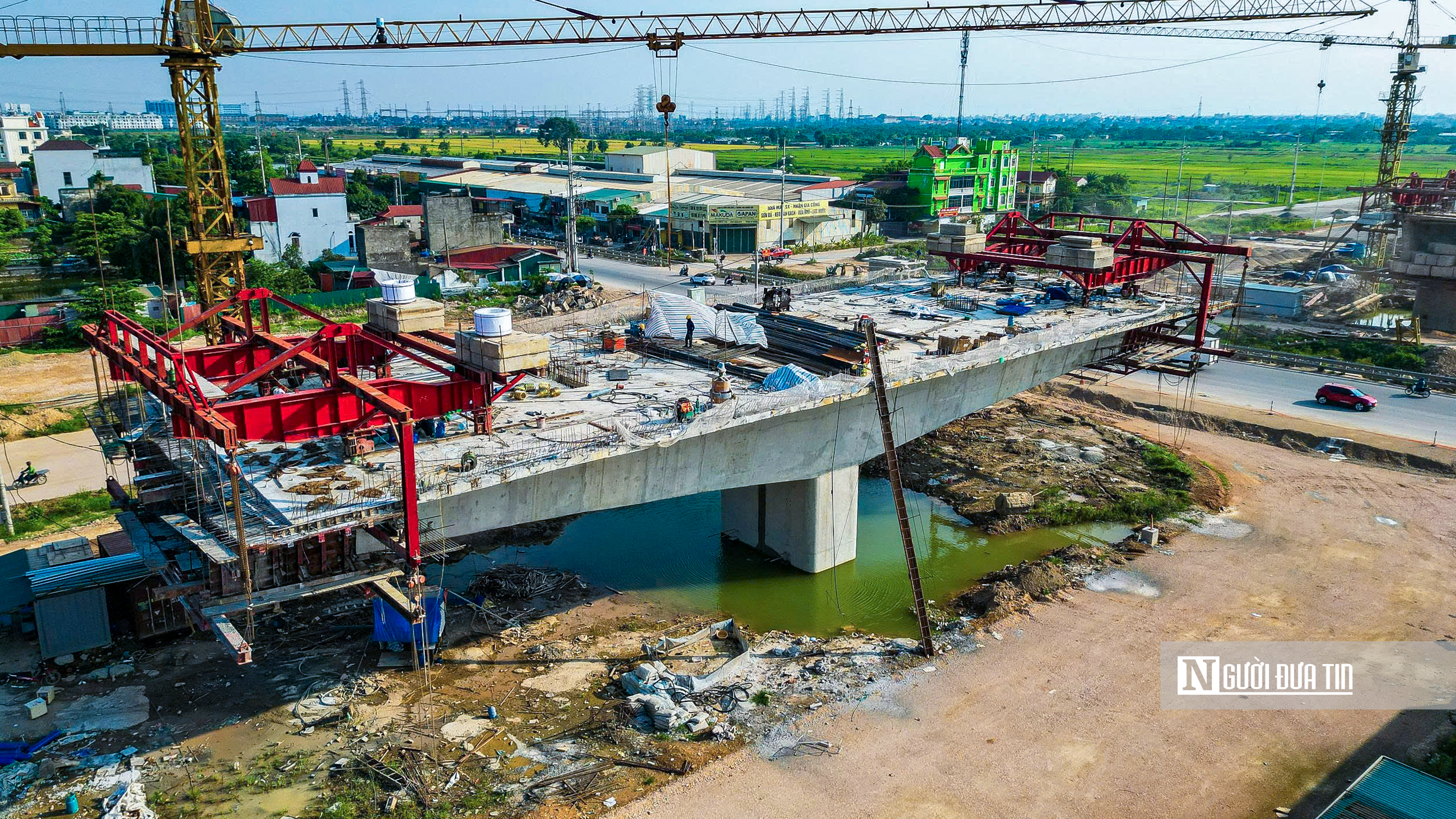 Loạt hạng mục cây cầu gần 4.000 tỷ đồng nối Hà Nội - Hưng Yên lộ diện sau 9 tháng thi công- Ảnh 8. Loạt hạng mục cây cầu gần 4.000 tỷ đồng nối Hà Nội - Hưng Yên lộ diện sau 9 tháng thi công- Ảnh 8.