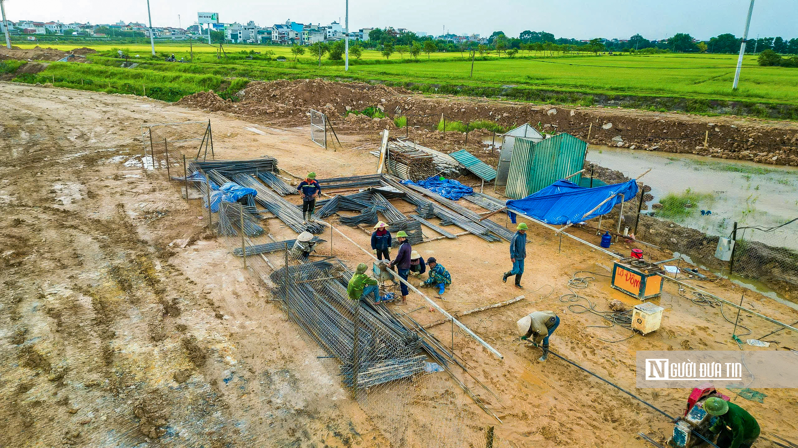 Loạt hạng mục cây cầu gần 4.000 tỷ đồng nối Hà Nội - Hưng Yên lộ diện sau 9 tháng thi công- Ảnh 11. Loạt hạng mục cây cầu gần 4.000 tỷ đồng nối Hà Nội - Hưng Yên lộ diện sau 9 tháng thi công- Ảnh 11.