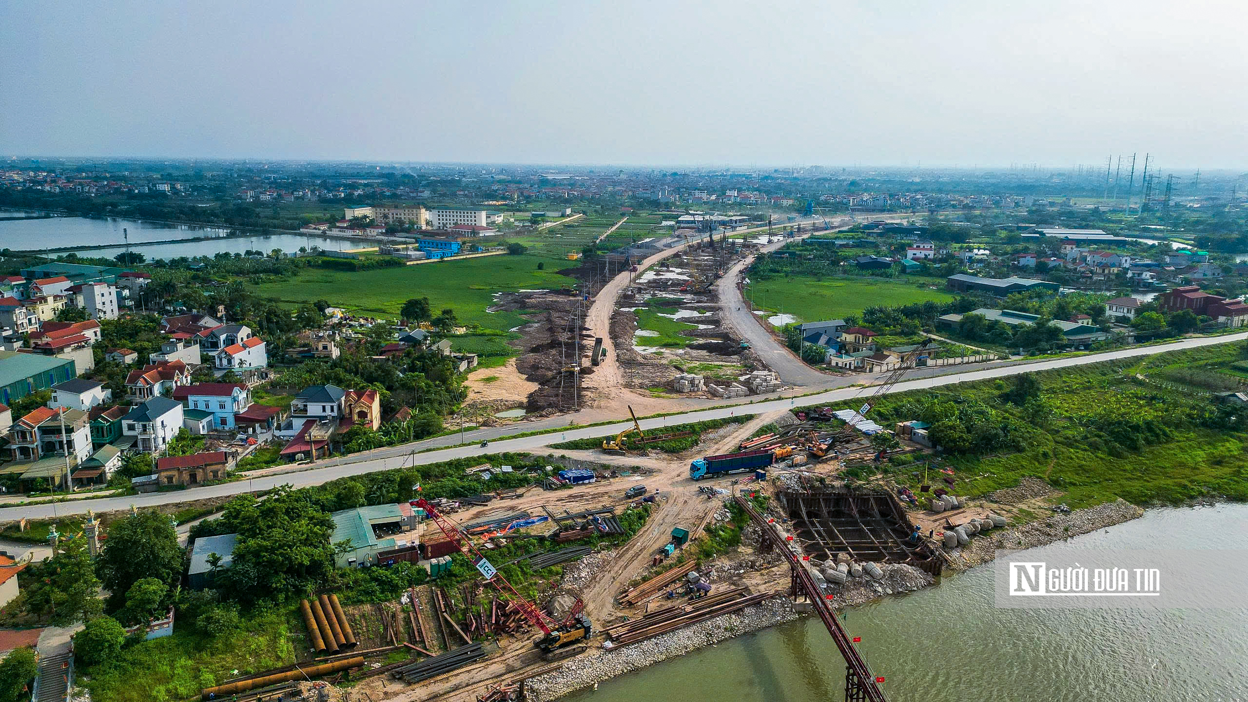 Loạt hạng mục cây cầu gần 4.000 tỷ đồng nối Hà Nội - Hưng Yên lộ diện sau 9 tháng thi công- Ảnh 10. Loạt hạng mục cây cầu gần 4.000 tỷ đồng nối Hà Nội - Hưng Yên lộ diện sau 9 tháng thi công- Ảnh 10.