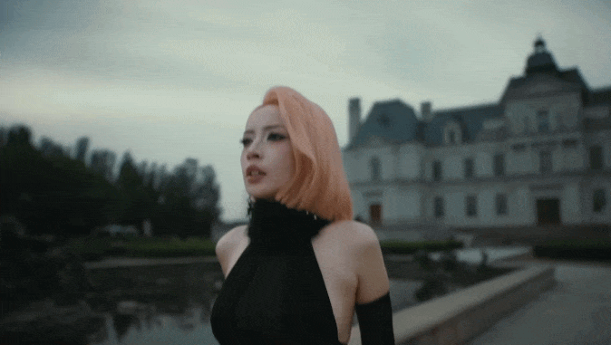 Mỹ nhân đẹp nhất Việt Nam: Chịu tổn thương để thấu hiểu chính mình - Ảnh 2.