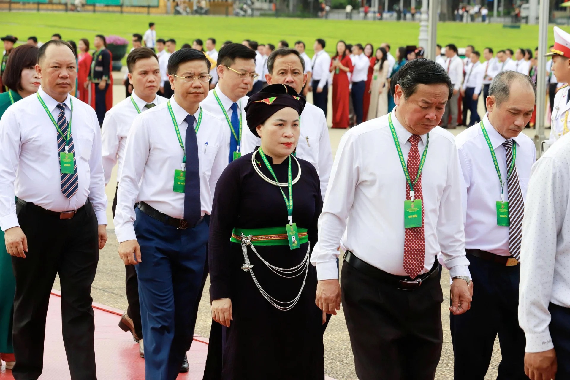 Đại biểu dự Đại hội Hội Nông dân Việt Nam vào Lăng viếng Chủ tịch Hồ Chí Minh- Ảnh 4. Đại biểu dự Đại hội Hội Nông dân Việt Nam vào Lăng viếng Chủ tịch Hồ Chí Minh- Ảnh 4.