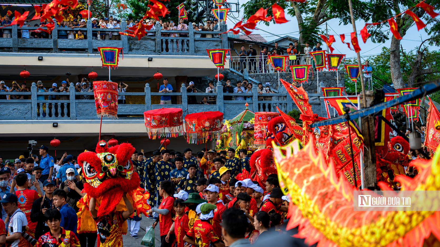 Núi Sam đông nghịt khách trong mùa lễ hội Vía Bà Chúa Xứ - Ảnh 9.