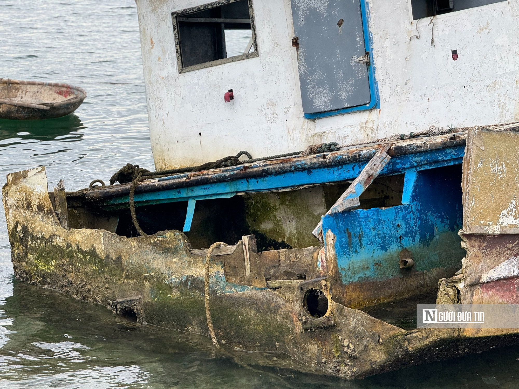 Những con tàu bạc tỷ bị thời gian bỏ quên giữa đảo Lý Sơn - Ảnh 4.