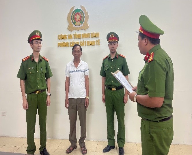Ninh Bình: Khởi tố bị can mua hóa đơn khống để trốn thuế, gây thiệt hại gần 800 triệu đồng- Ảnh 1.