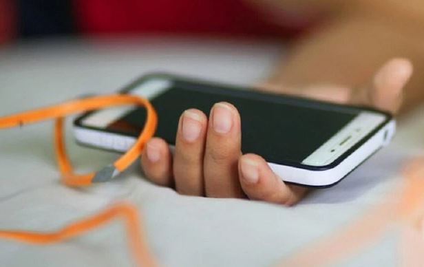 Người đàn ông 31 tuổi bị sét đánh tử vong trước mặt vợ con: Hé lộ chi tiết bí ẩn - Ảnh 1.