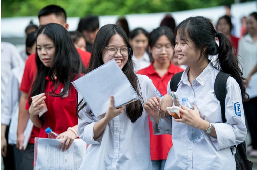Trước kỳ thi tốt nghiệp THPT 2026: 10 điều sĩ tử nhất định phải biết để tránh mất điểm oan - Ảnh 1.