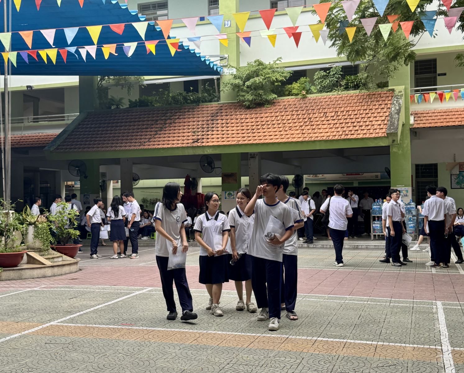 Đầu năm tìm trường - Ảnh 1.