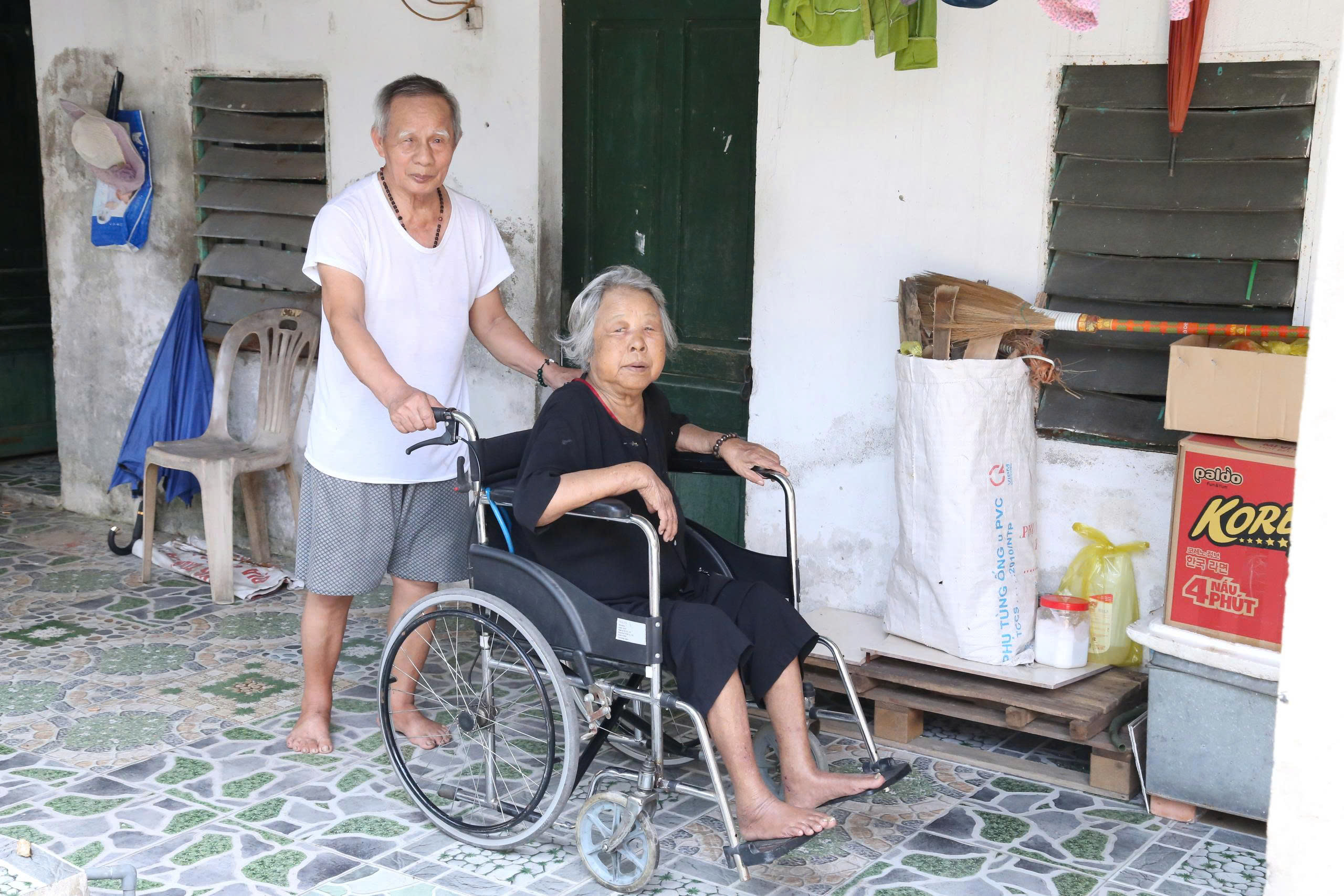 Những câu chuyện nghĩa tình ở “xóm chạy thận” giữa mùa hè nóng như đổ lửa - Ảnh 12.