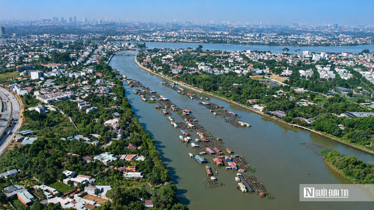 Đồng Nai “khai tử” hàng nghìn lồng bè giữa lòng đô thị: Cuộc giải tỏa lớn để cứu dòng sông và mở không gian phát triển - Ảnh 1.