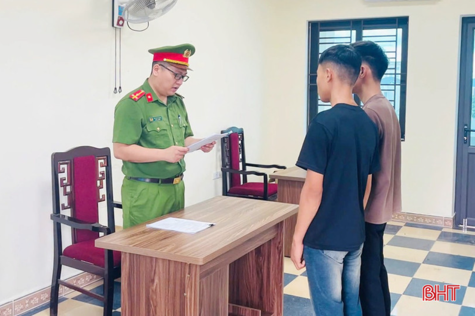 Cho bạn mượn xe máy gây tai nạn chết người, hai nam sinh bị khởi tố - Ảnh 1.