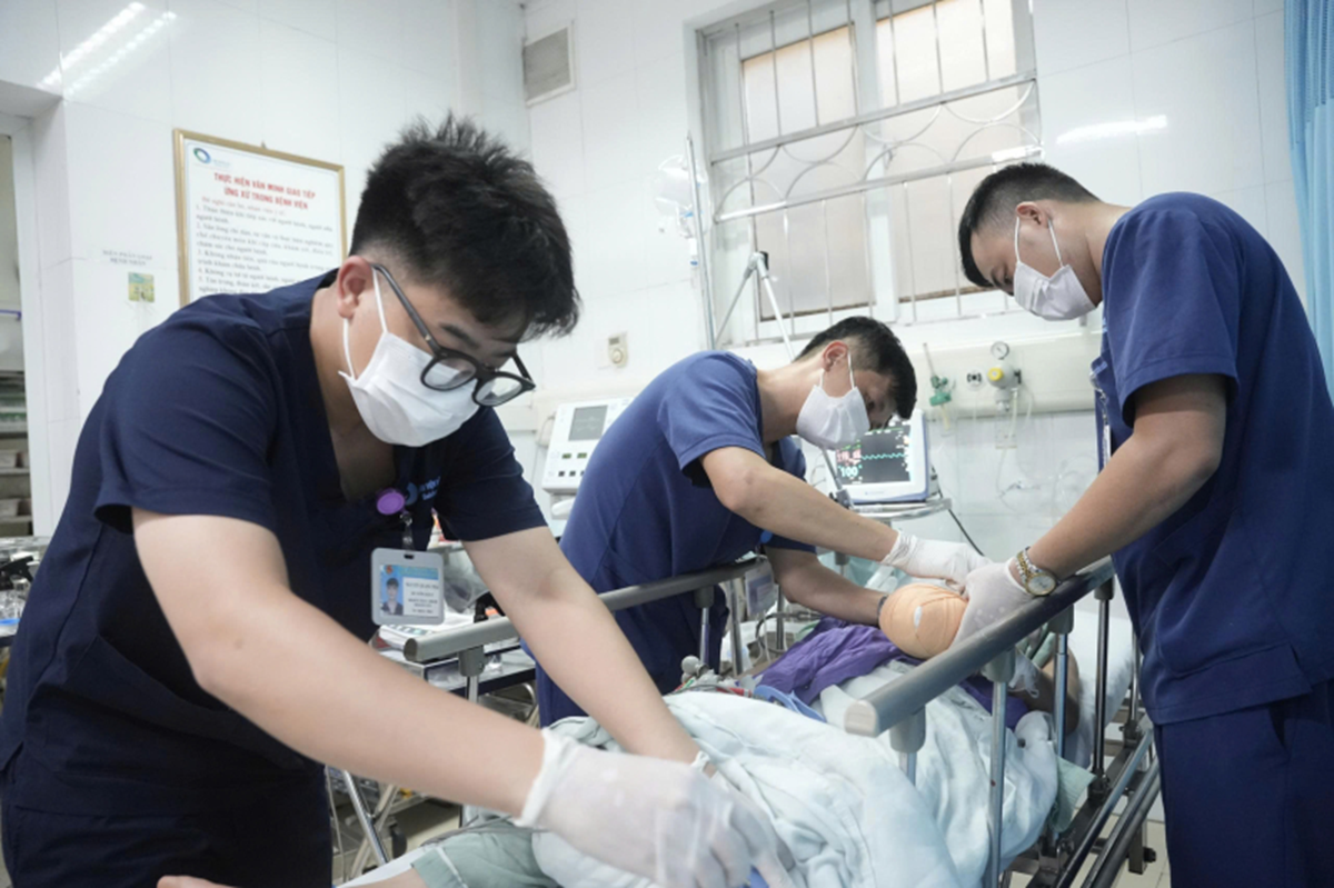 Cô gái 19 tuổi bị mất bàn tay do tai nạn trong lúc vận hành máy xay - Ảnh 2.