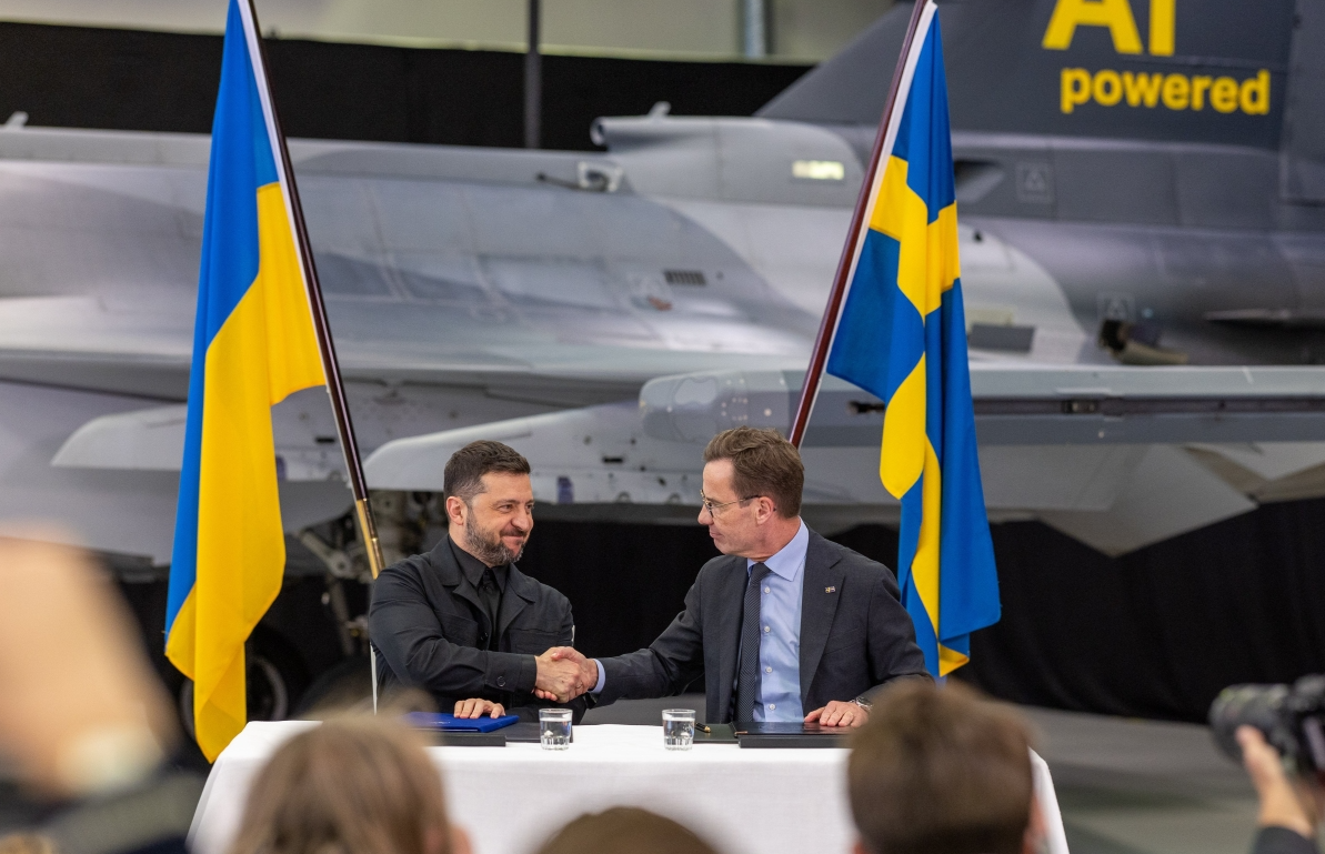Ukraine ký thỏa thuận mua 16 tiêm kích Gripen, châu Âu trả tiền- Ảnh 1.