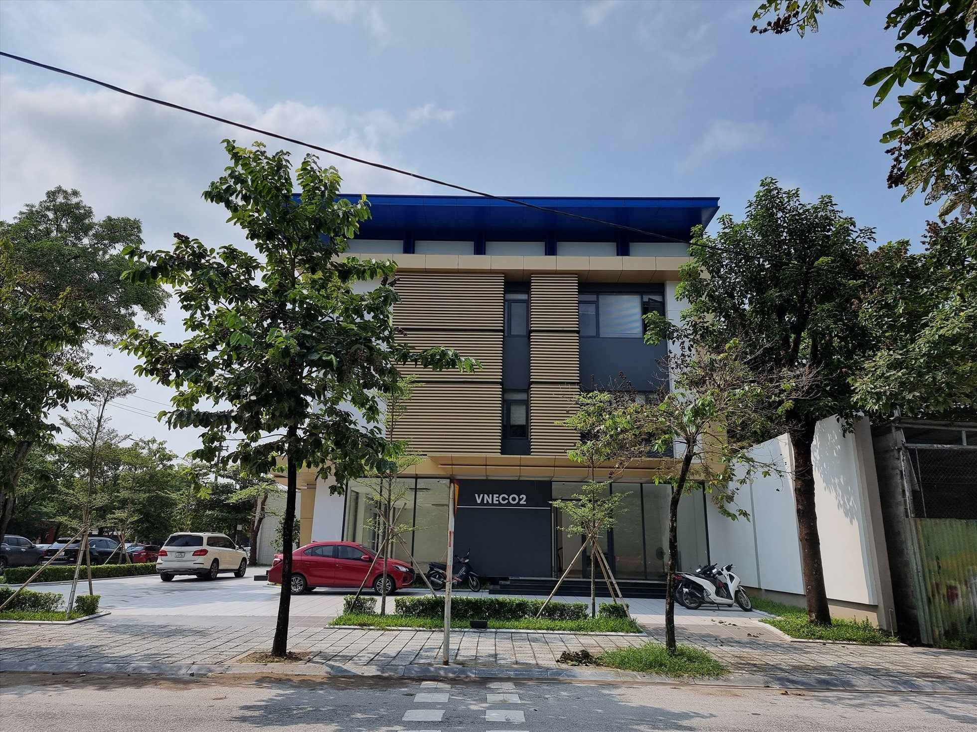 VE2 rời UPCoM: Từ nhà thầu điện 500kV đến doanh nghiệp sống nhờ cho thuê kho bãi - Ảnh 1.