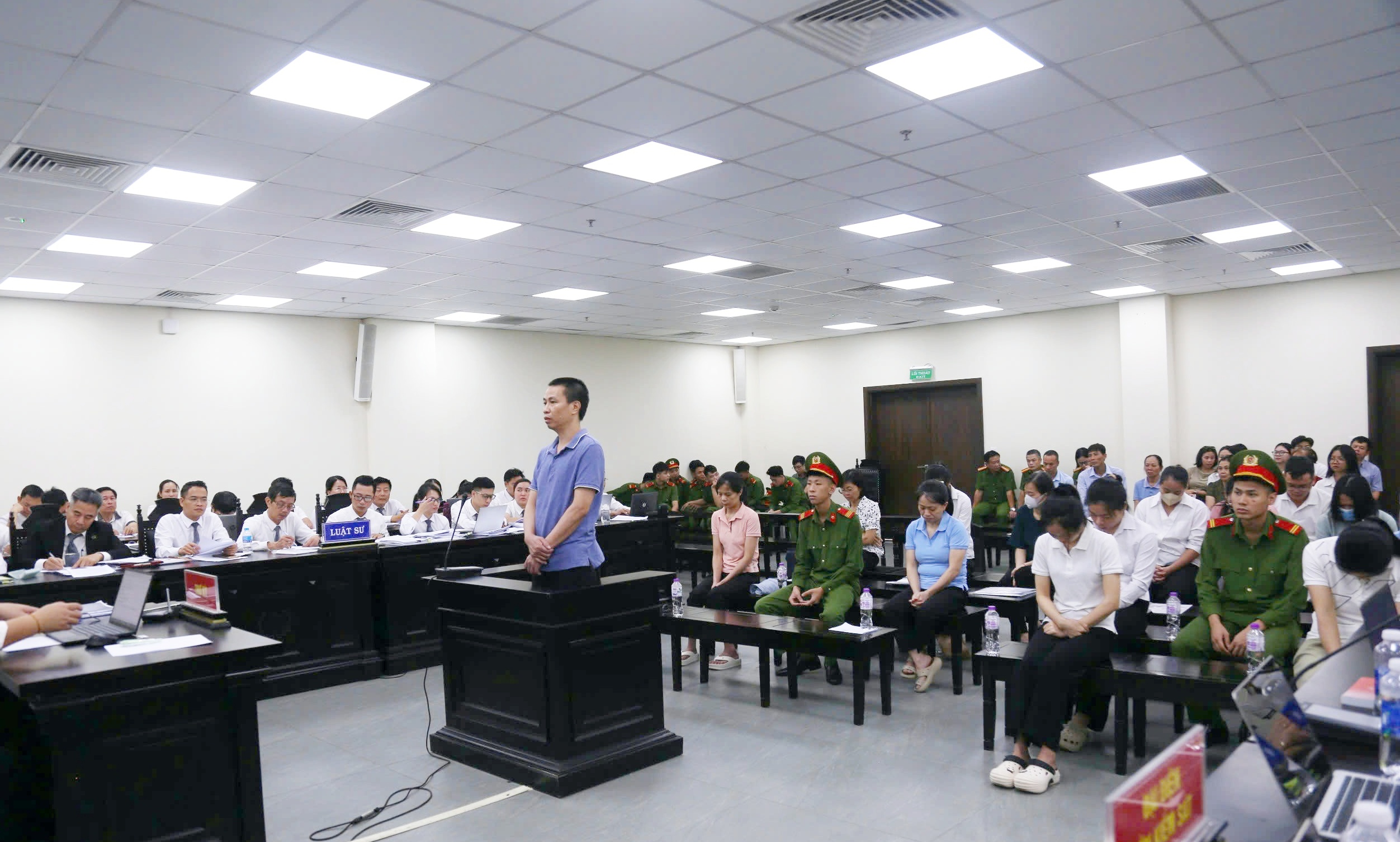 Ông chủ thực phẩm 