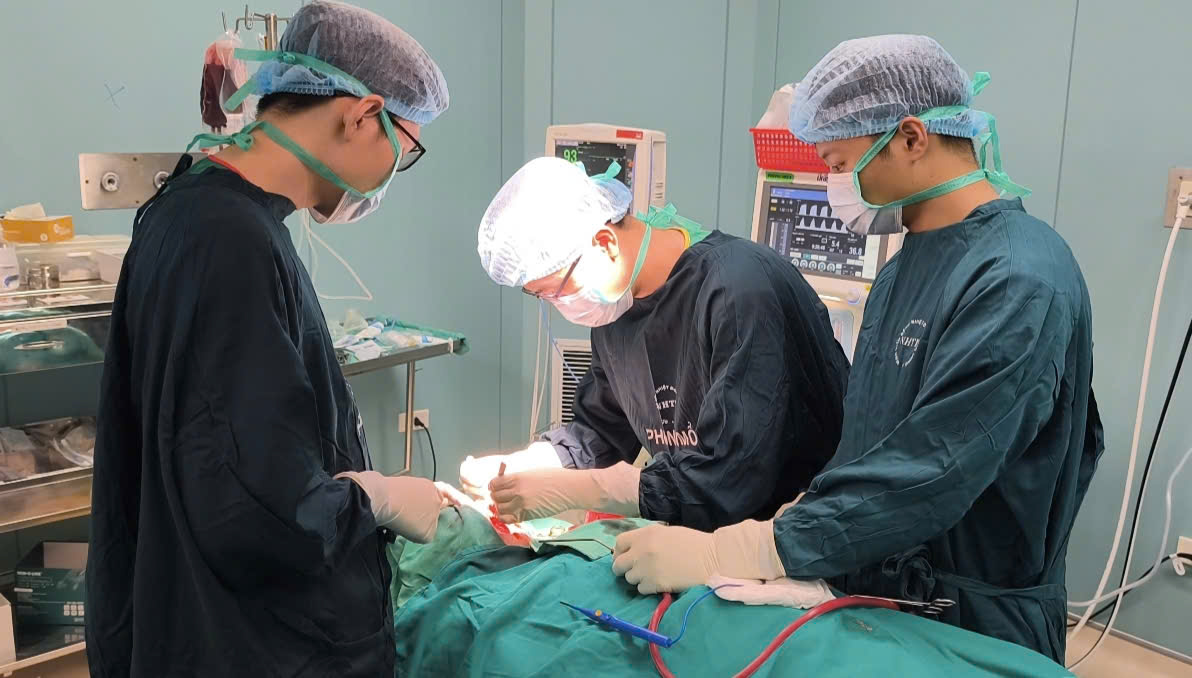 Bác sĩ cảnh báo nguy cơ sốc nhiễm khuẩn sau nhổ răng ở người có bệnh nền - Ảnh 1.