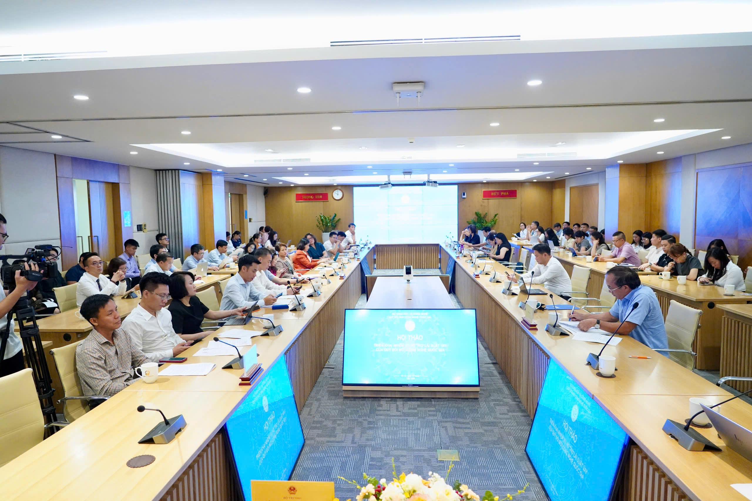 Đề xuất hỗ trợ 50% lãi suất vay, thí điểm 20 doanh nghiệp đổi mới công nghệ- Ảnh 3.