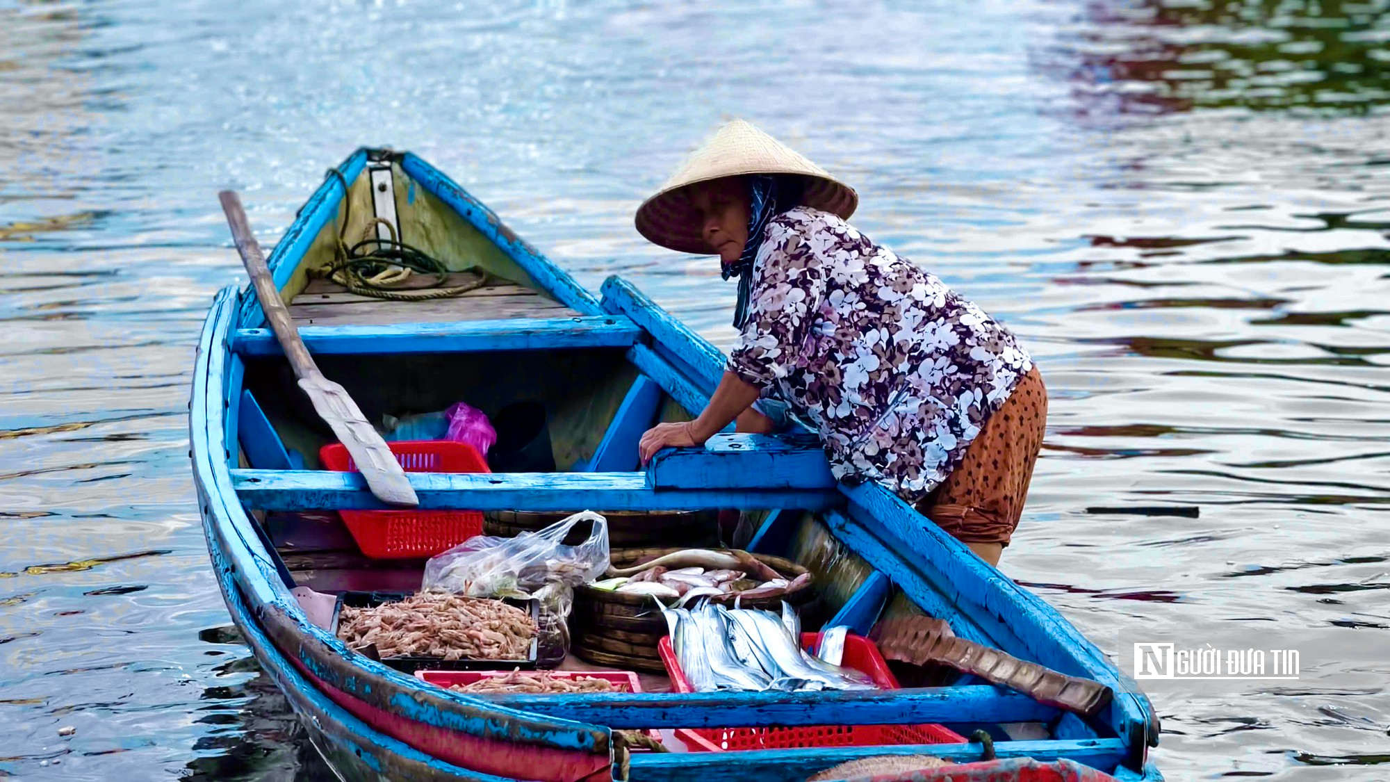 Ngắm chợ nổi độc nhất ở Quảng Ngãi nhộn nhịp từ 4 giờ sáng - Ảnh 11.