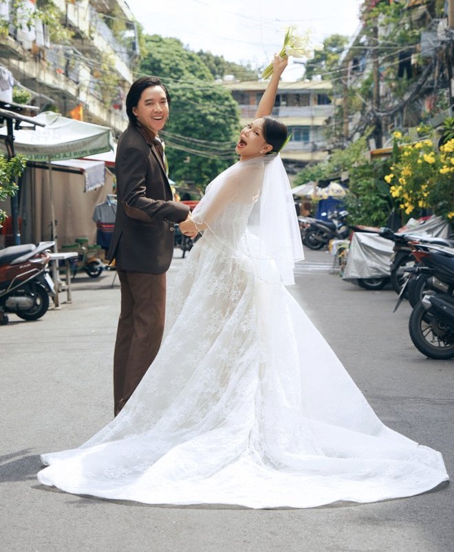 Nghệ sĩ Việt Hương diện váy cưới, kỷ niệm 20 năm hôn nhân với ông xã - Ảnh 6.