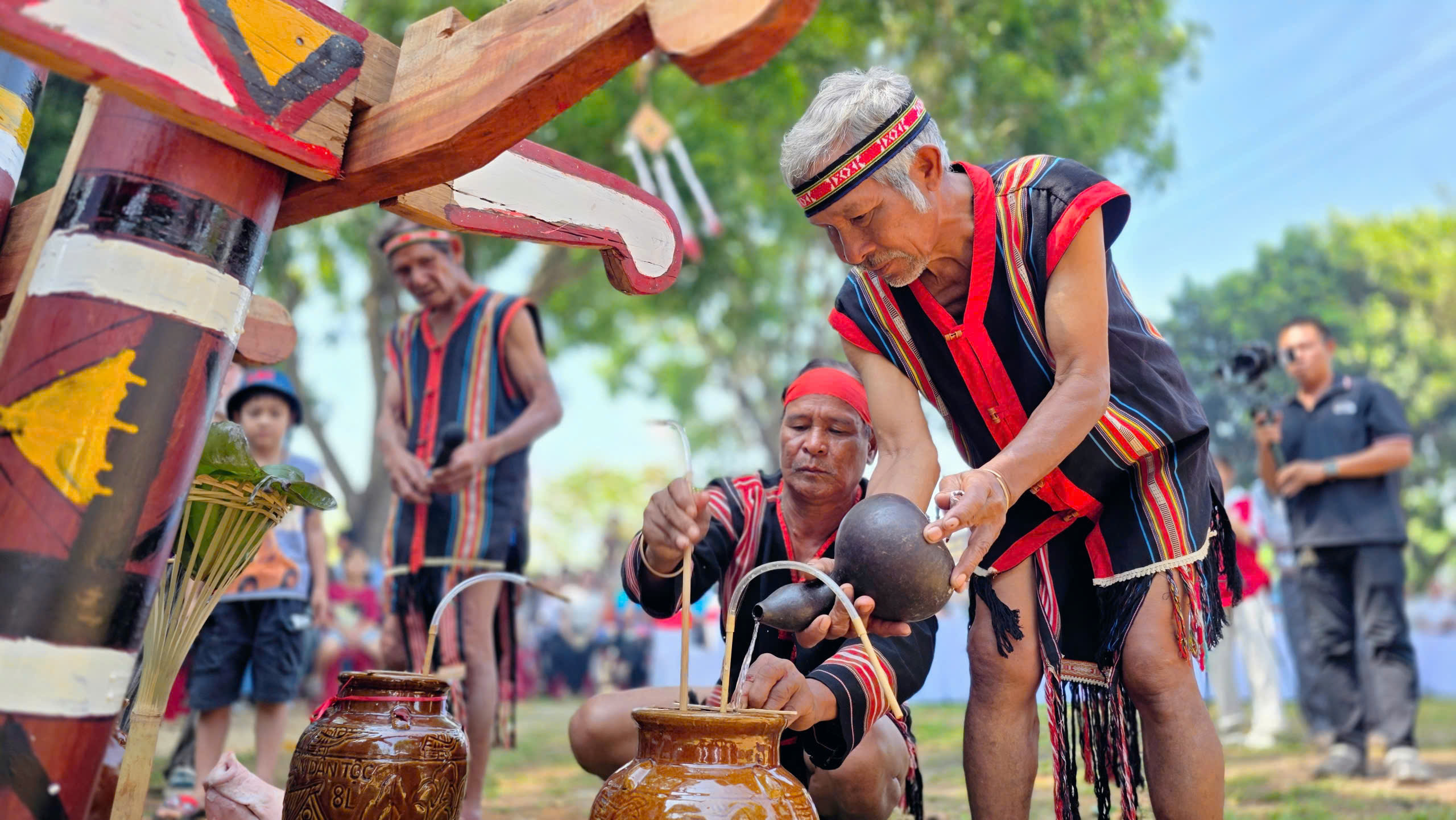 Hòa mình vào văn hóa người Jrai giữa lòng phố núi Pleiku- Ảnh 4.