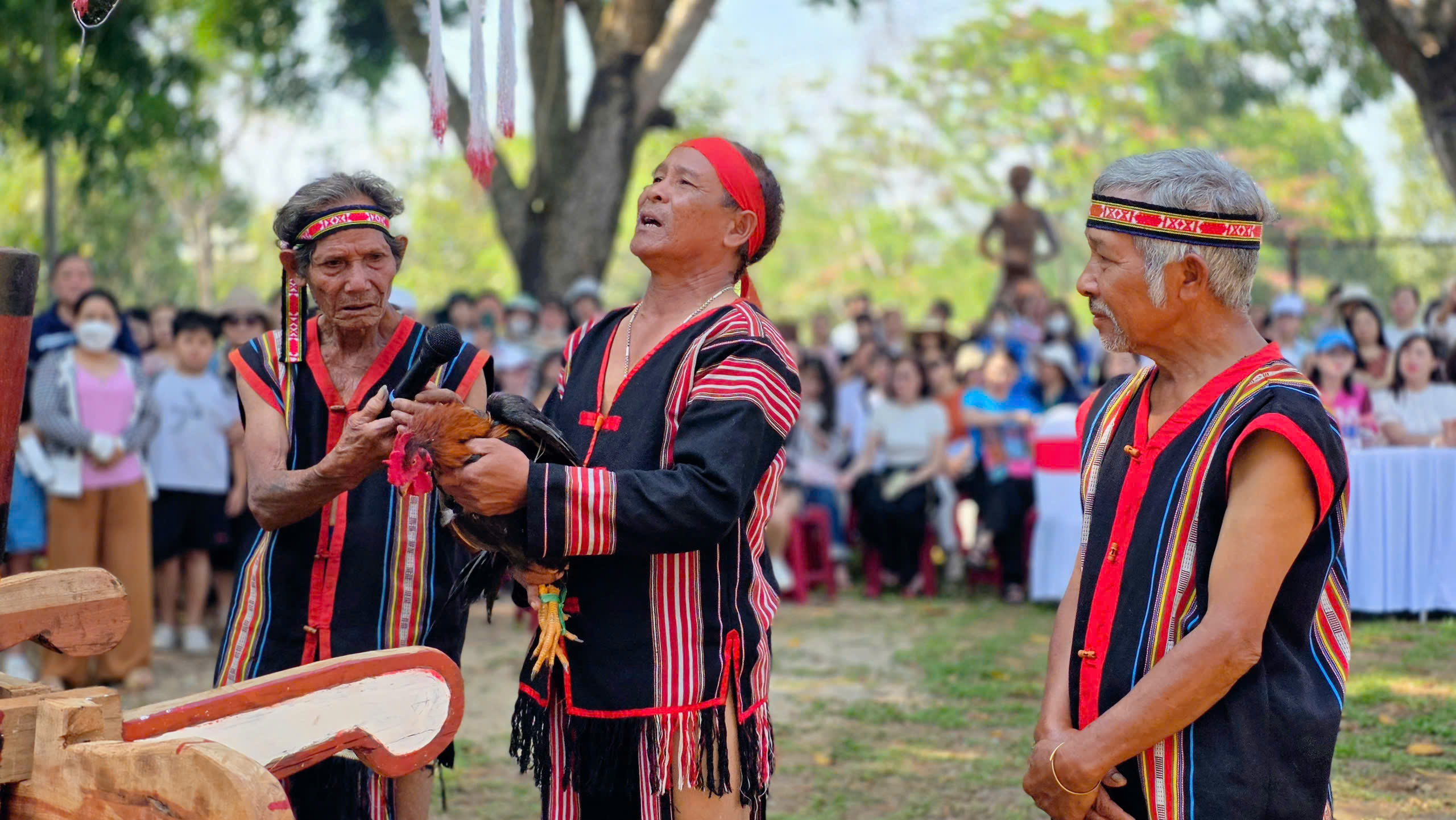 Hòa mình vào văn hóa người Jrai giữa lòng phố núi Pleiku- Ảnh 5.