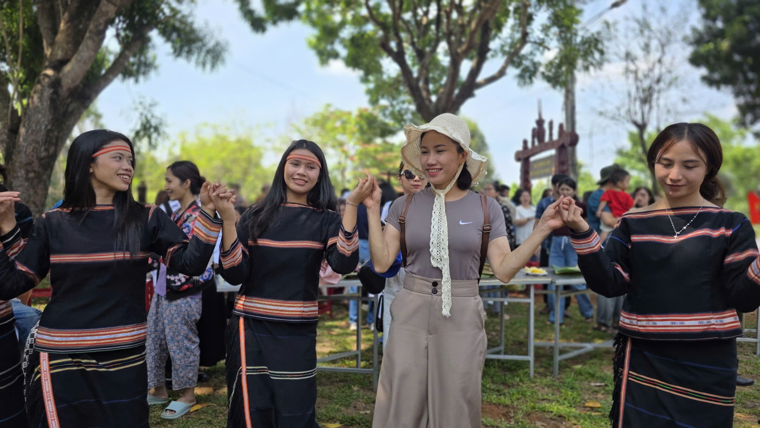 Hòa mình vào văn hóa người Jrai giữa lòng phố núi Pleiku- Ảnh 7.